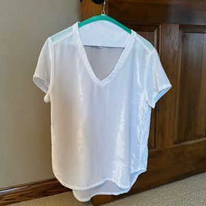 Cloth and Stone Velvet Womens Blouse Size M White Short Sleeve V-neck